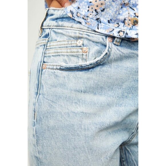 NWT Free People Ultra High Waist Washed Blue Denim Tapered Leg Mom Jeans - Picture 4 of 14